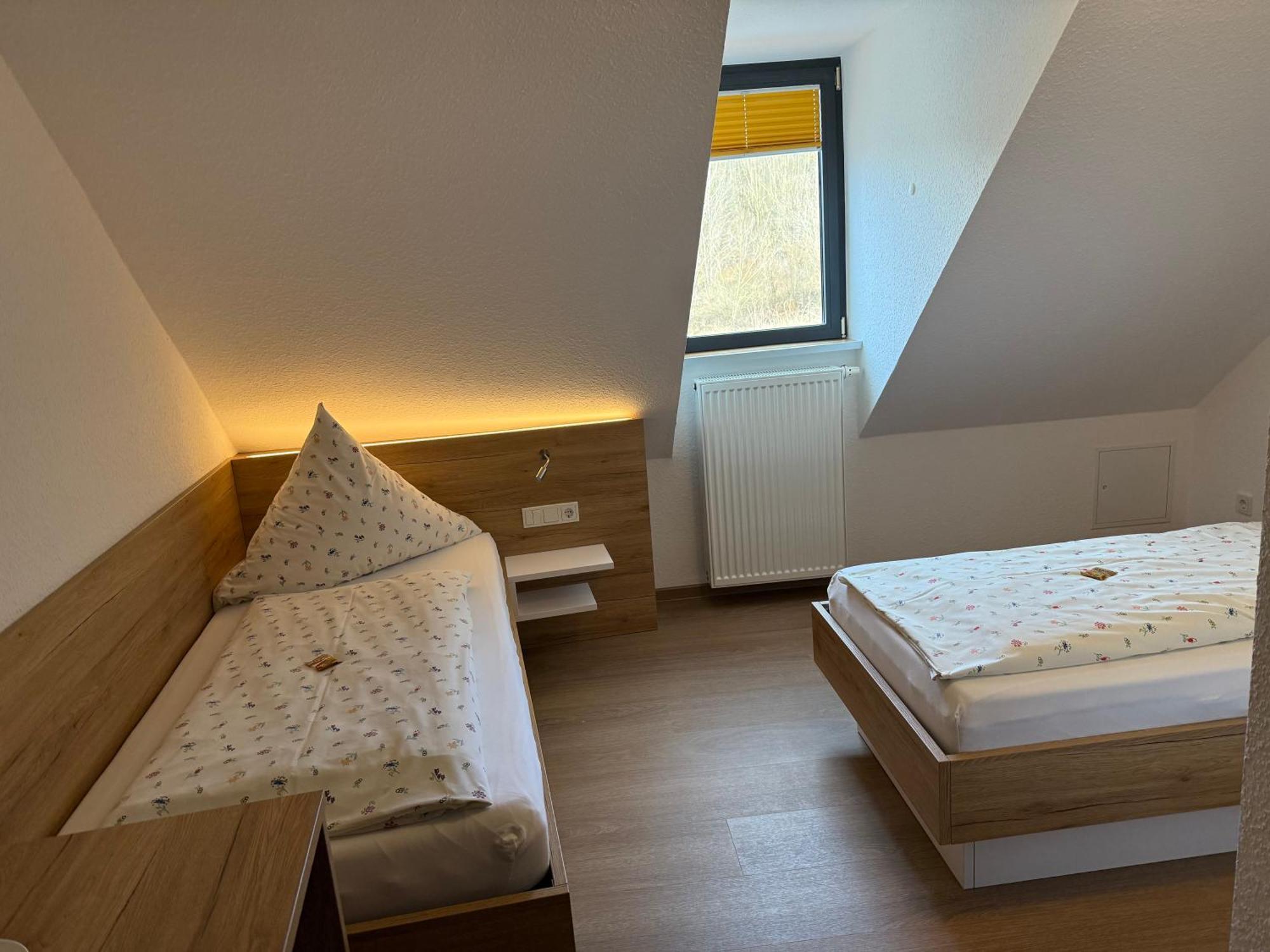 Hotel Zum Klosterfischer Blankenburg  Rum bild